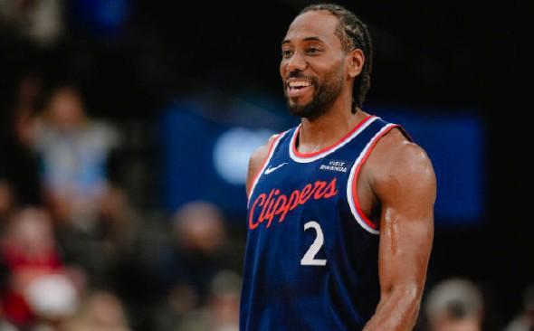 战神卡,伦纳德出场32分钟&20中15爆砍45分5板5助,正负值+41